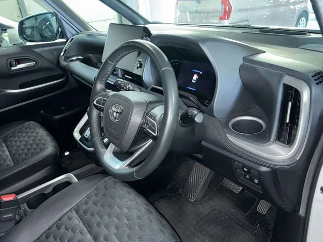 2023 Toyota Voxy Hybrid S-Z, dashboard and steering wheel