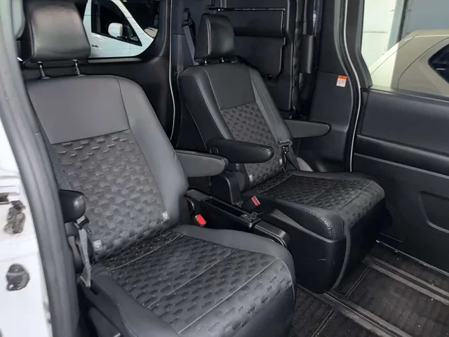 2023 Toyota Voxy Hybrid S-Z, rear seats