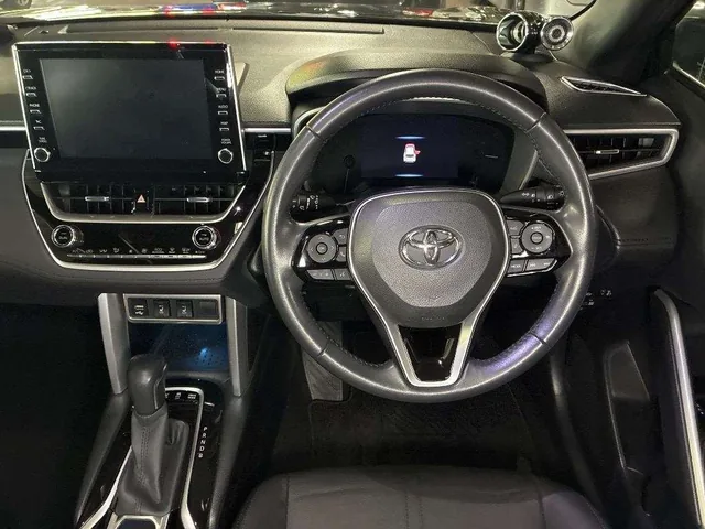 2022 Toyota Corolla Cross Hybrid Z, dashboard and steering wheel