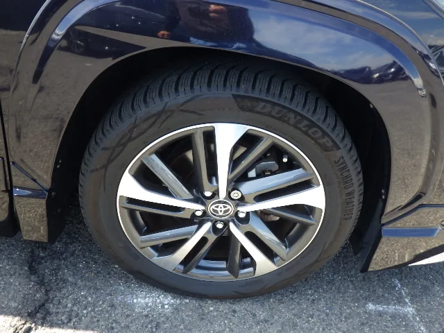 2022 Toyota Corolla Cross Hybrid Z, wheel and tyre