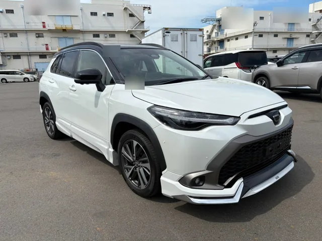 2023 Toyota Corolla Cross Hybrid Z, front three-quarter view