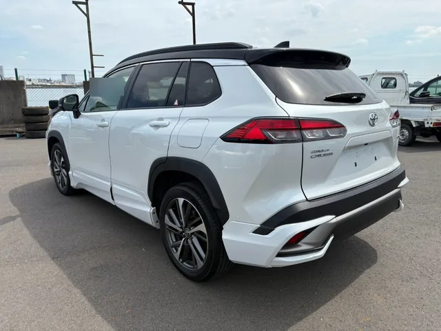 2023 Toyota Corolla Cross Hybrid Z, rear three-quarter view