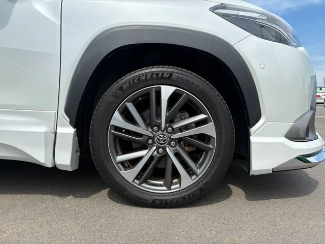2023 Toyota Corolla Cross Hybrid Z, wheel and tyre
