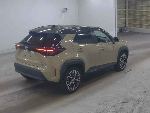 2021 Toyota Yaris Cross Hybrid Z, rear three-quarter view