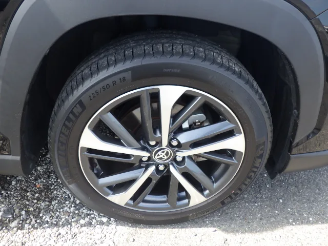 2022 Toyota Corolla Cross Hybrid Z, wheel and tyre