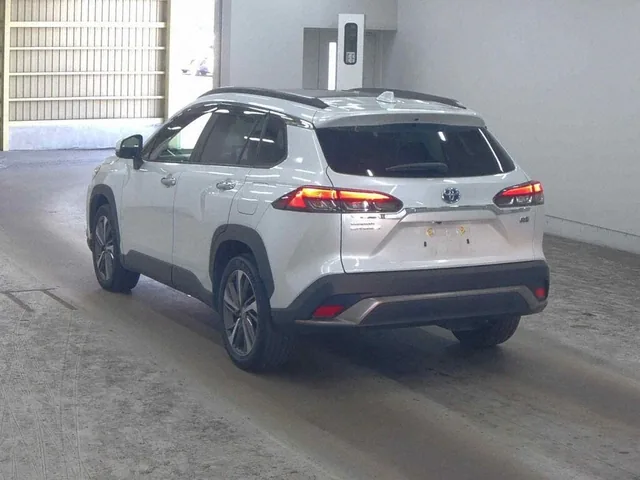 2023 Toyota Corolla Cross Hybrid Z, rear three-quarter view