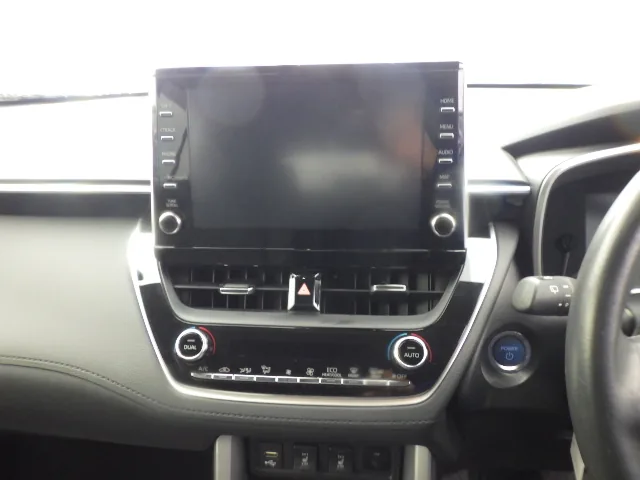 2023 Toyota Corolla Cross Hybrid Z, centre screen