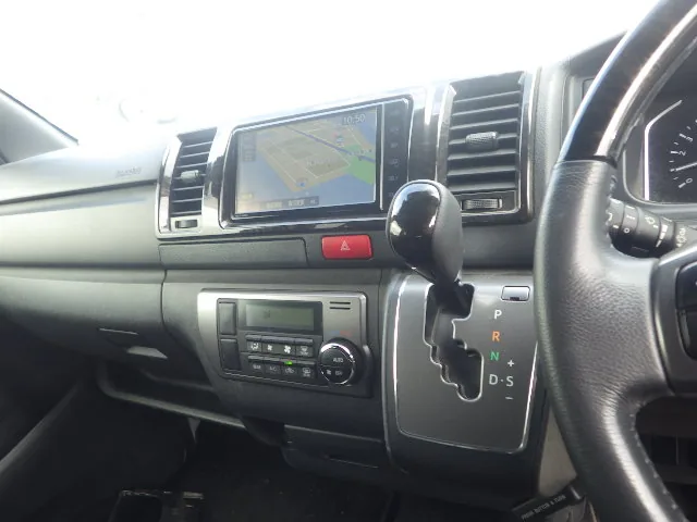 2022 Toyota Hiace Super GL Dark Prime II, centre screen