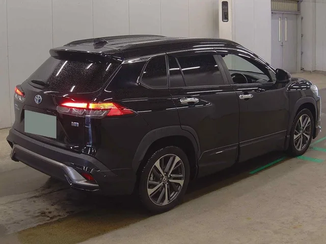 2021 Toyota Corolla Cross Hybrid Z, rear three-quarter view