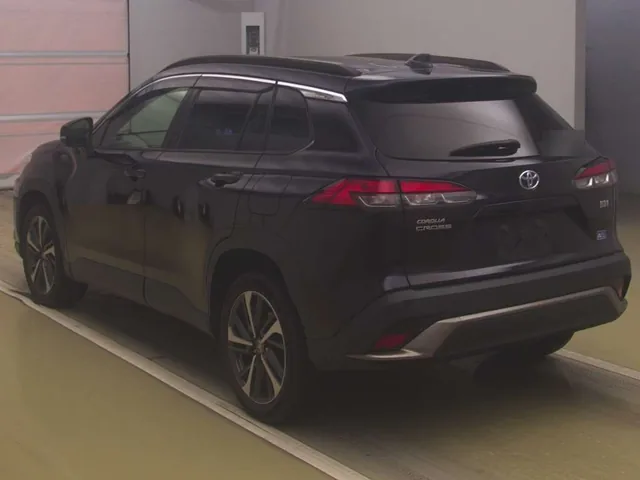 2022 Toyota Corolla Cross Hybrid Z, rear three-quarter view