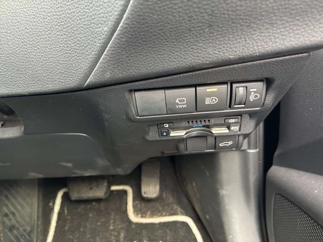 2022 Toyota Corolla Cross Hybrid Z, detail