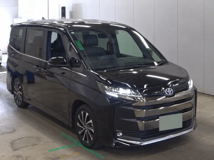 Photo of the 2023 Toyota Noah Hybrid S-Z