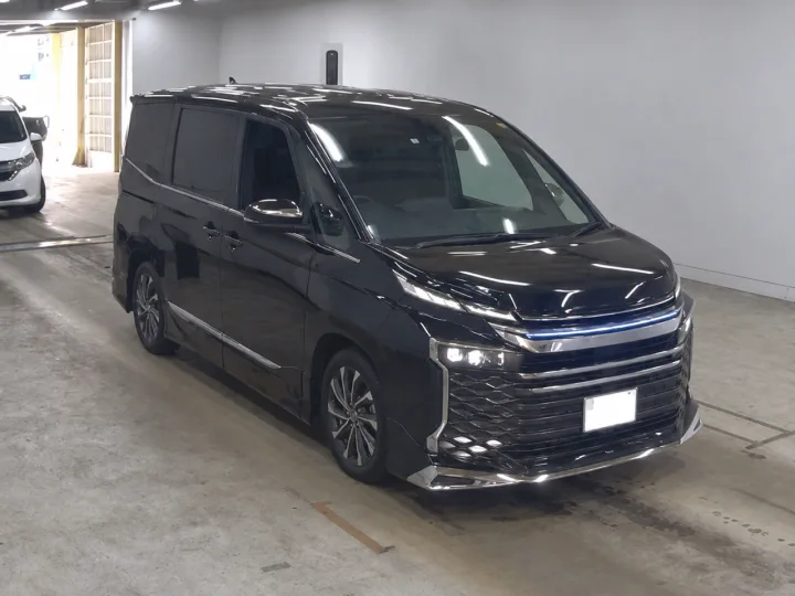 Photo of the 2023 Toyota Voxy Hybrid S-Z