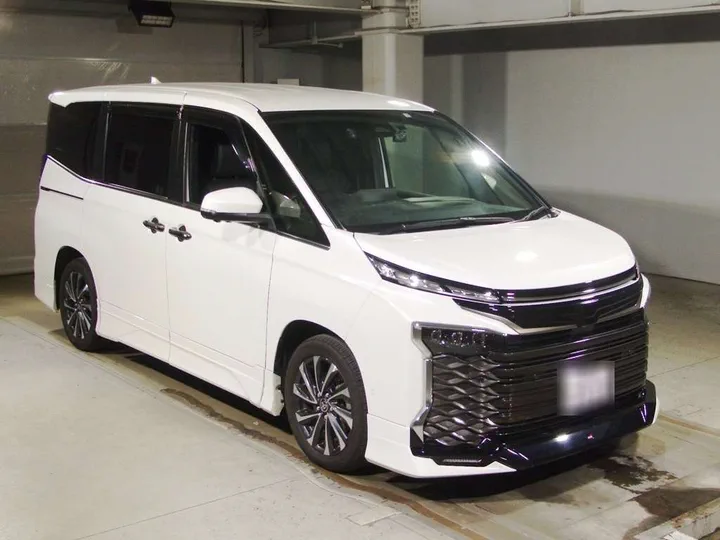 Photo of the 2023 Toyota Voxy Hybrid S-Z