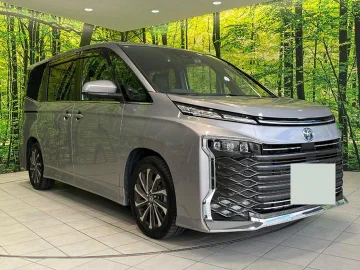 Photo of the 2022 Toyota Voxy Hybrid S-Z