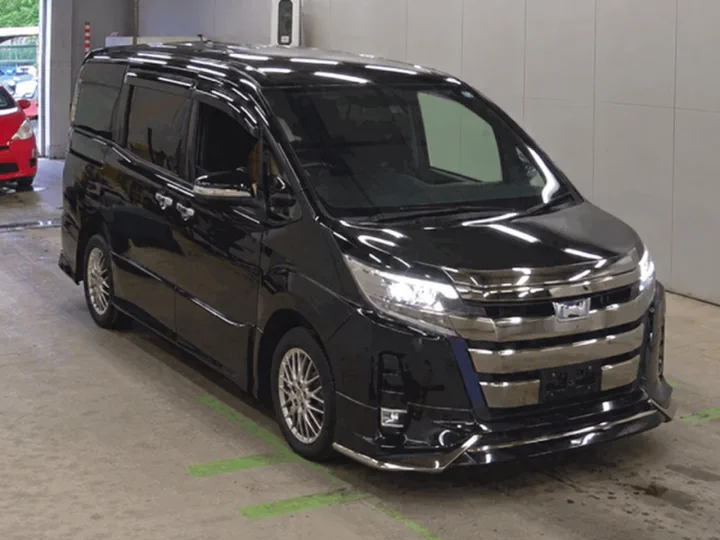 Photo of the 2020 Toyota Noah Hybrid Si W×B II