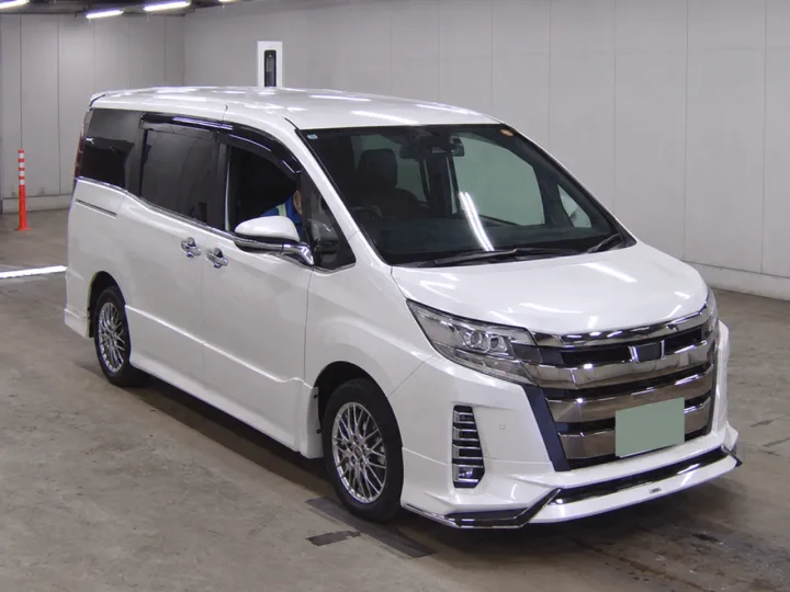 Photo of the 2020 Toyota Noah Hybrid Si WxB II