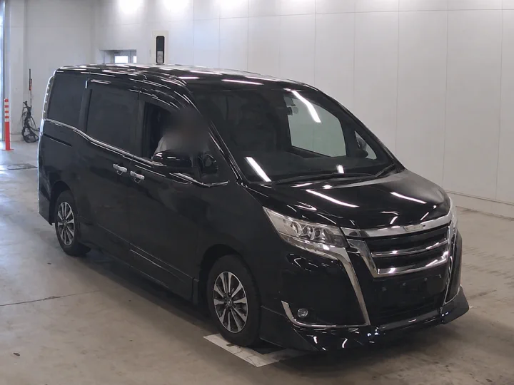 Photo of the 2020 Toyota Esquire Gi Premium Package