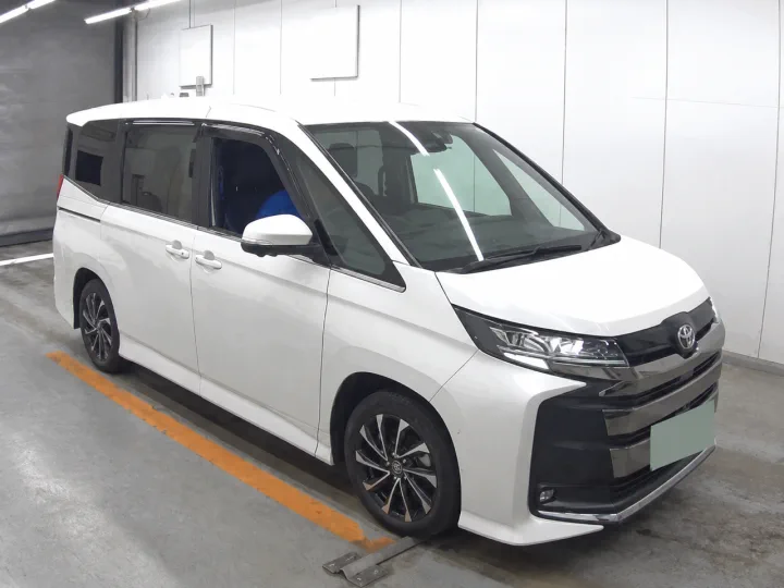 Photo of the 2023 Toyota Noah Hybrid S-Z